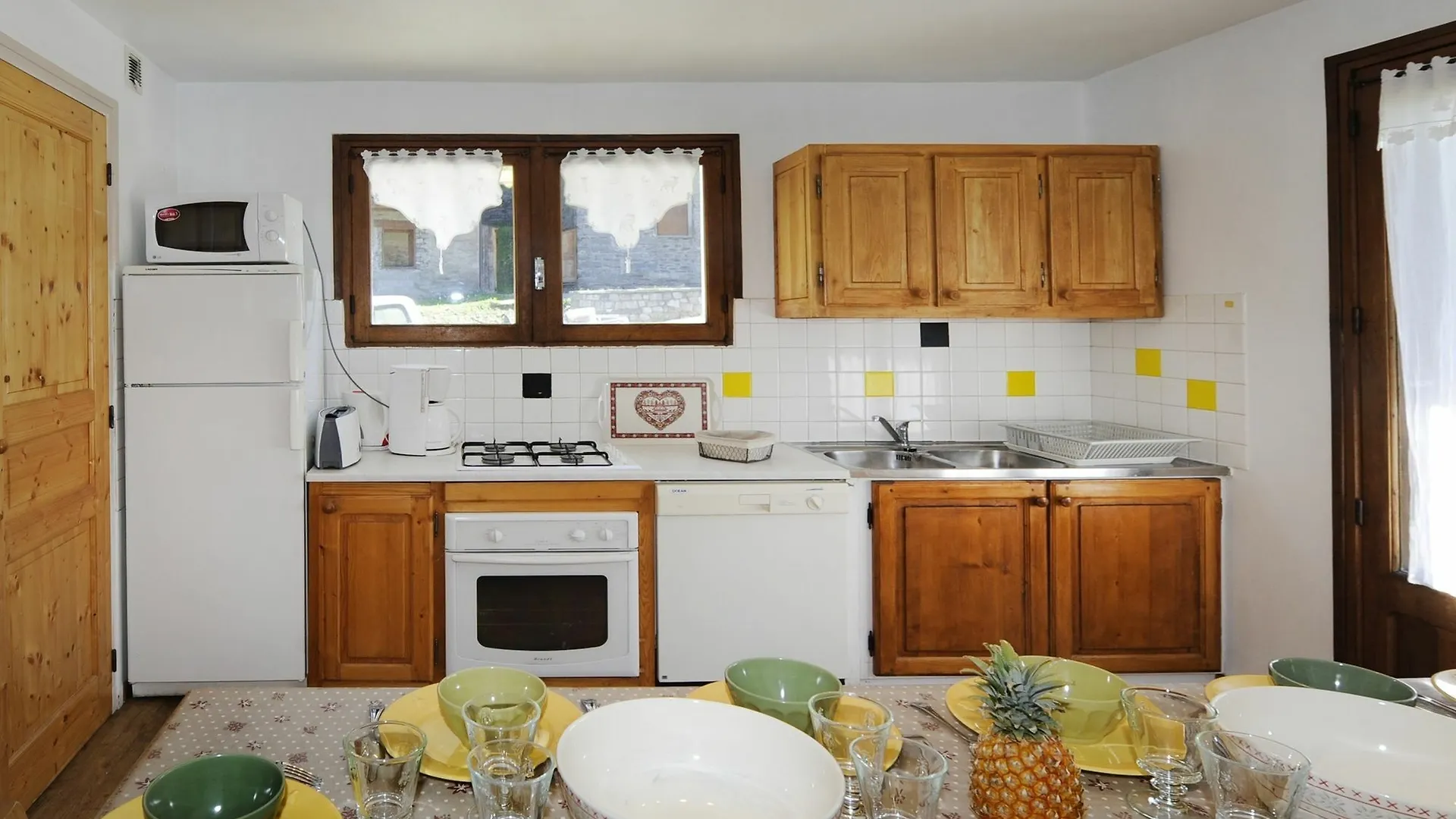 Genepi 1 - Sunny, 3-Bedroom Apartment Located In The Alps Les Menuires Saint-Martin-de-Belleville France